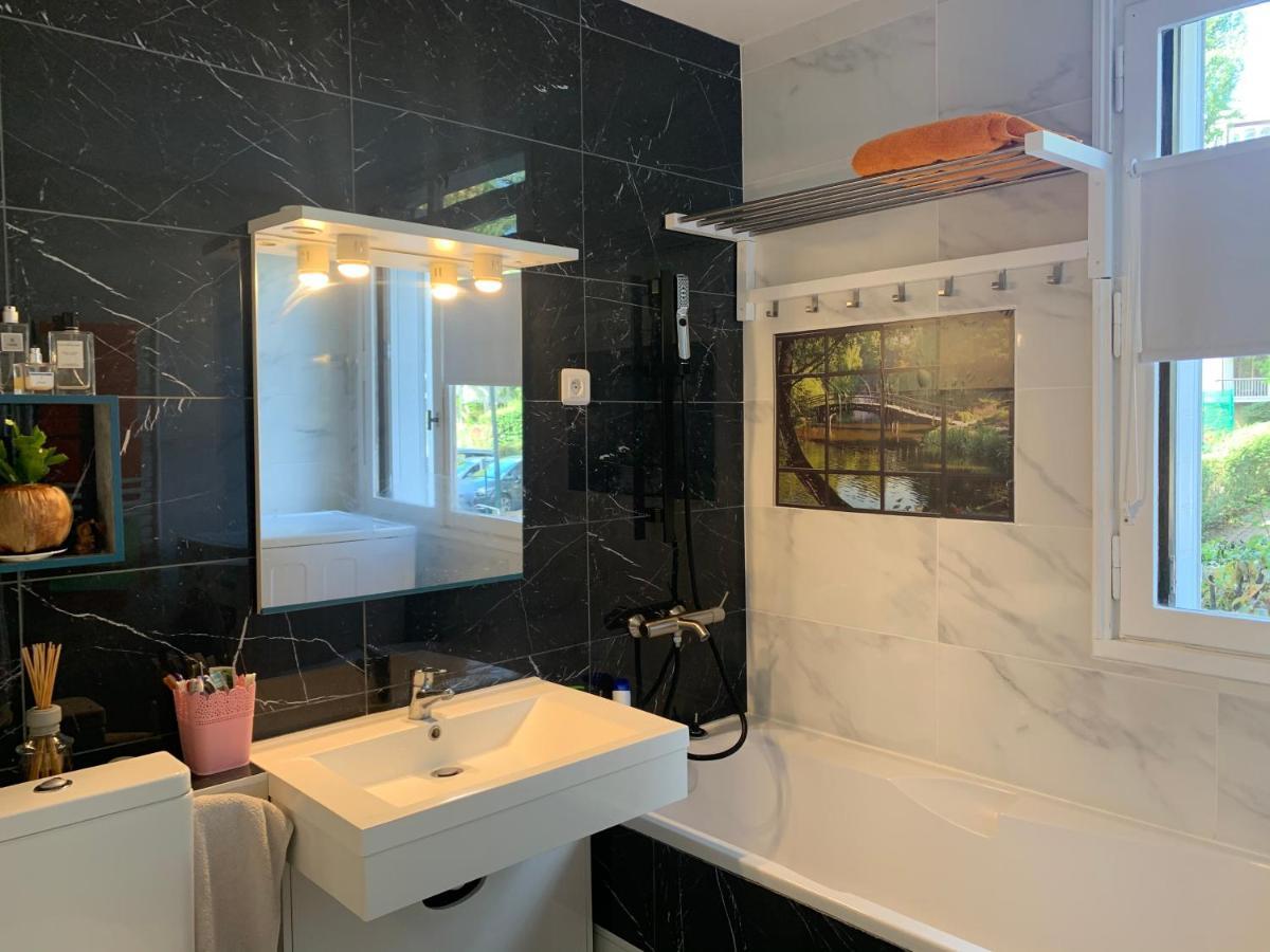Charmant Room Chez Nous Bus Direct Orly Ablon-sur-Seine Exterior foto